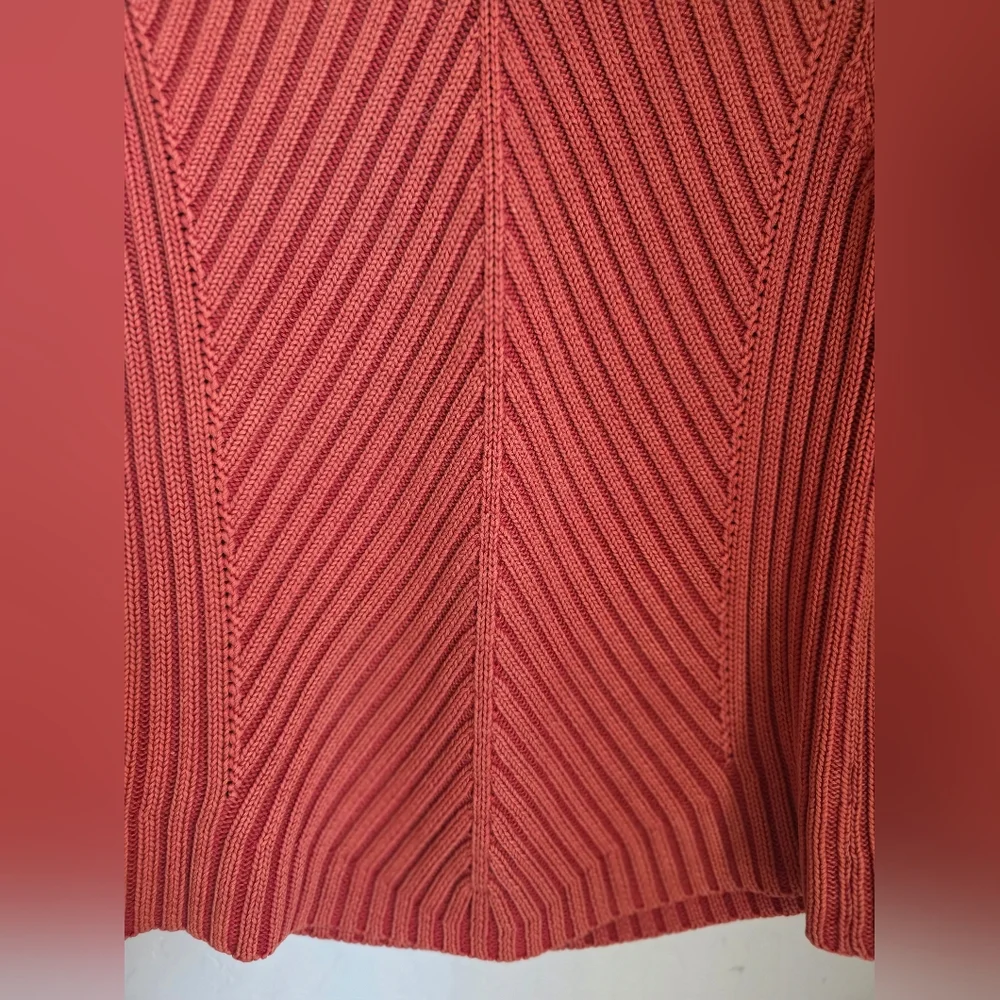 The Territory Ahead Women's V-Neck Red/Burnt Orange Sweater Size‎ XS